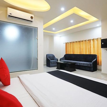 Live On Mrt736 Hotel Meerut Ngoại thất bức ảnh