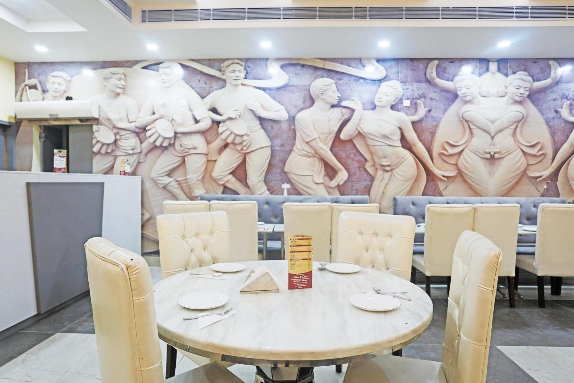 Live On Mrt736 Hotel Meerut Ngoại thất bức ảnh