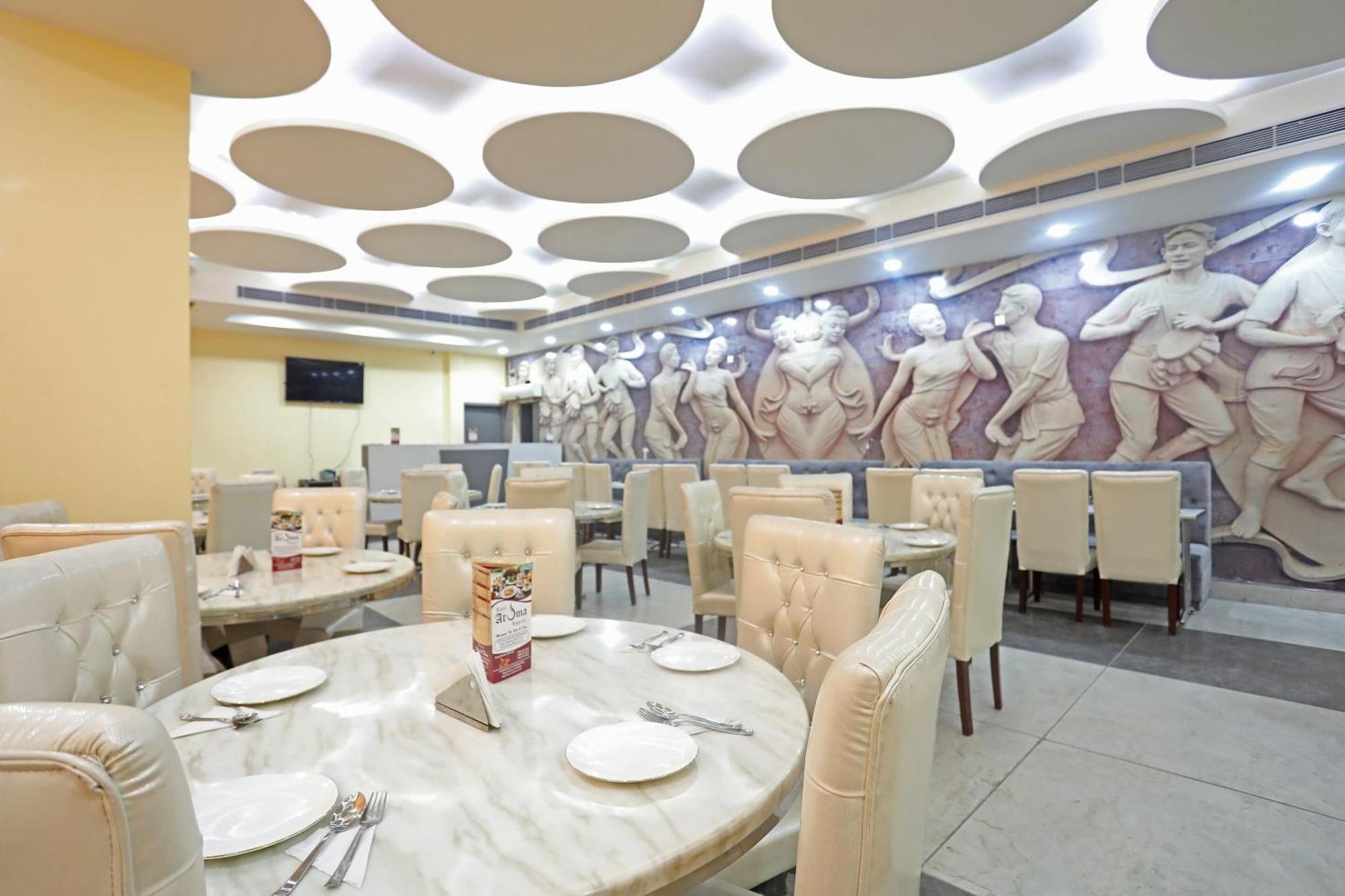 Live On Mrt736 Hotel Meerut Ngoại thất bức ảnh
