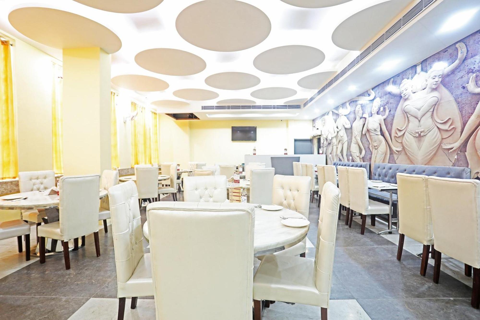 Live On Mrt736 Hotel Meerut Ngoại thất bức ảnh